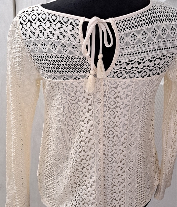 Hollister Lace Cream Top With Long Sleeves    Size S - Picture 5 of 8
